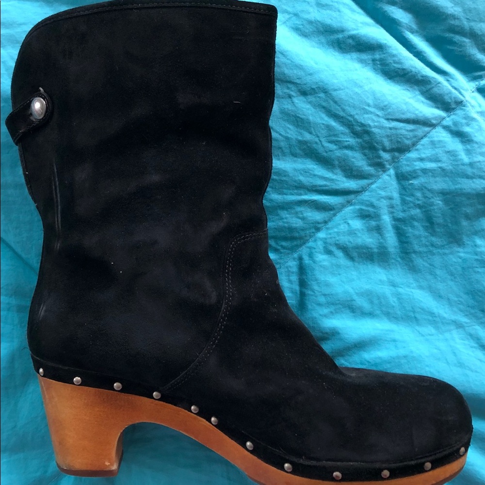 Ugh boots, comfortable clogs style!